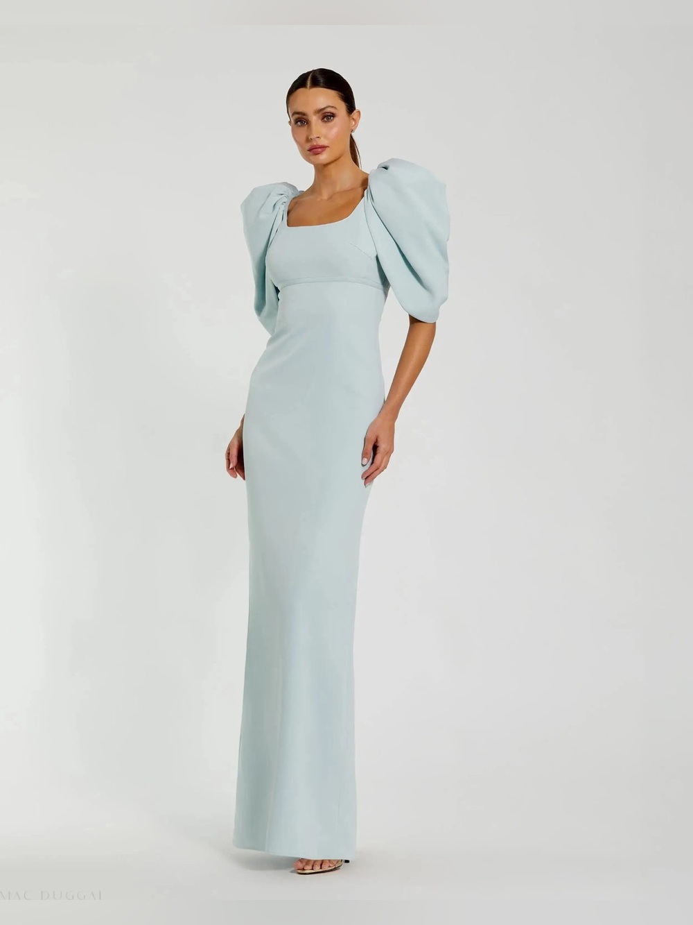MAC DUGGAL
Blue Fitted Crepe Square Neck Gown With Puff Sleeves Size 4